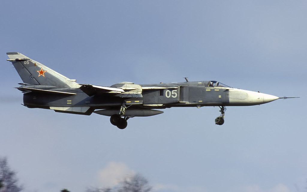11 ORAP Su-24MR 05 White_0515325 (2)