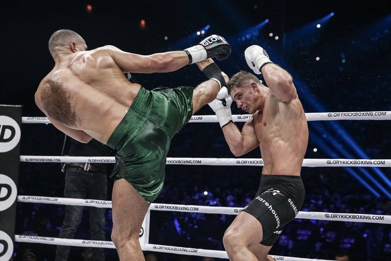 Нийки Холцкен: GLORY щяха да уволнят Верхувен, ако беше загубил от Бадр Хари