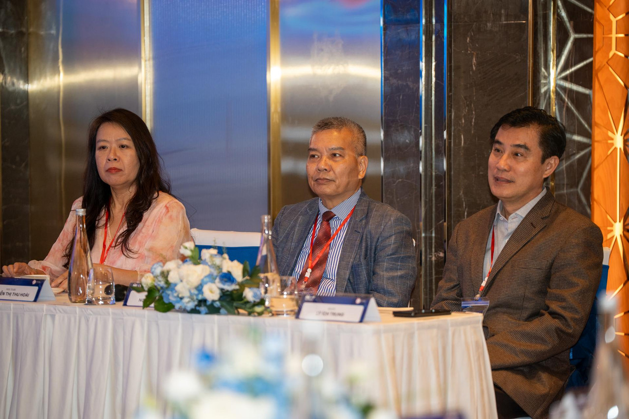 Khu vực trưng bày công nghệ và giới thiệu thiết bị y tế tiên tiến phục vụ tim mạch mạch máu