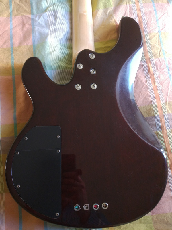 ATK 400 cuerpo atrás