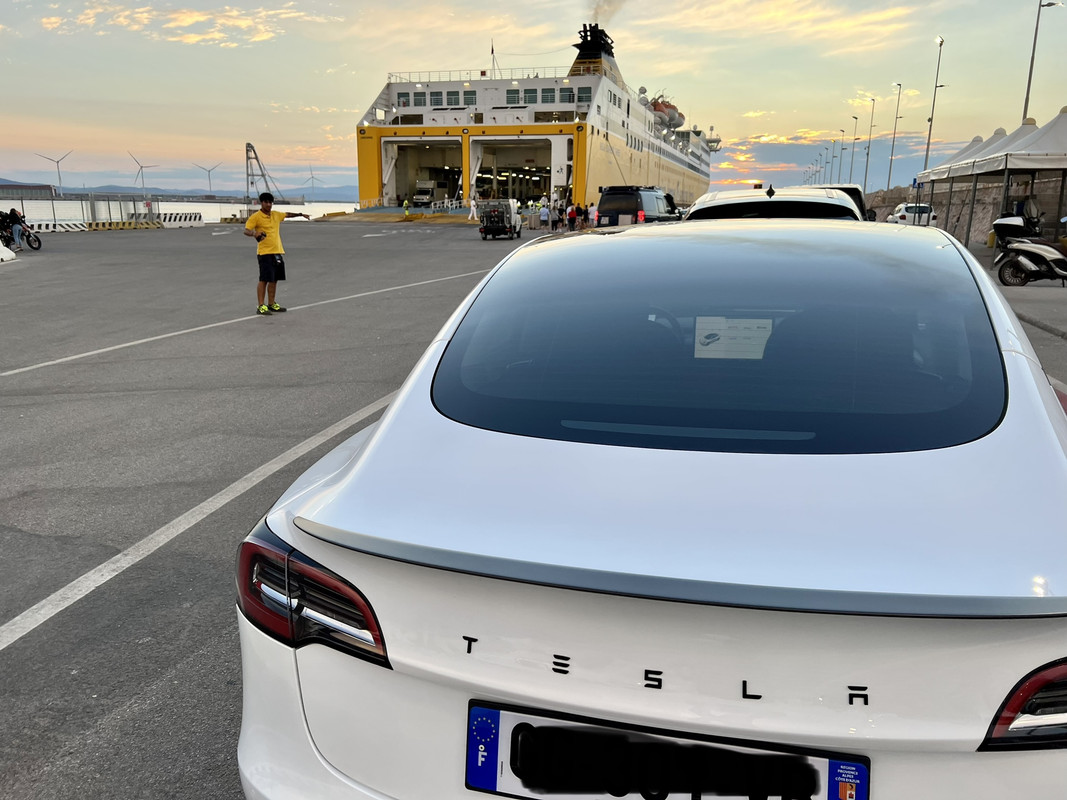 E40B18D9-9651-4217-8D82-CFB9C220AD27