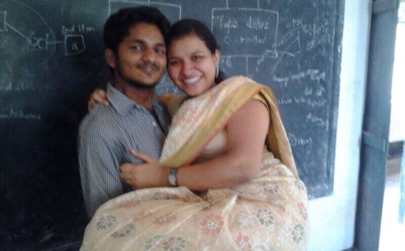 Beautiful Teacher Viral Affair With Student Videos
