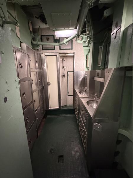80-crews-quarters-06.jpg