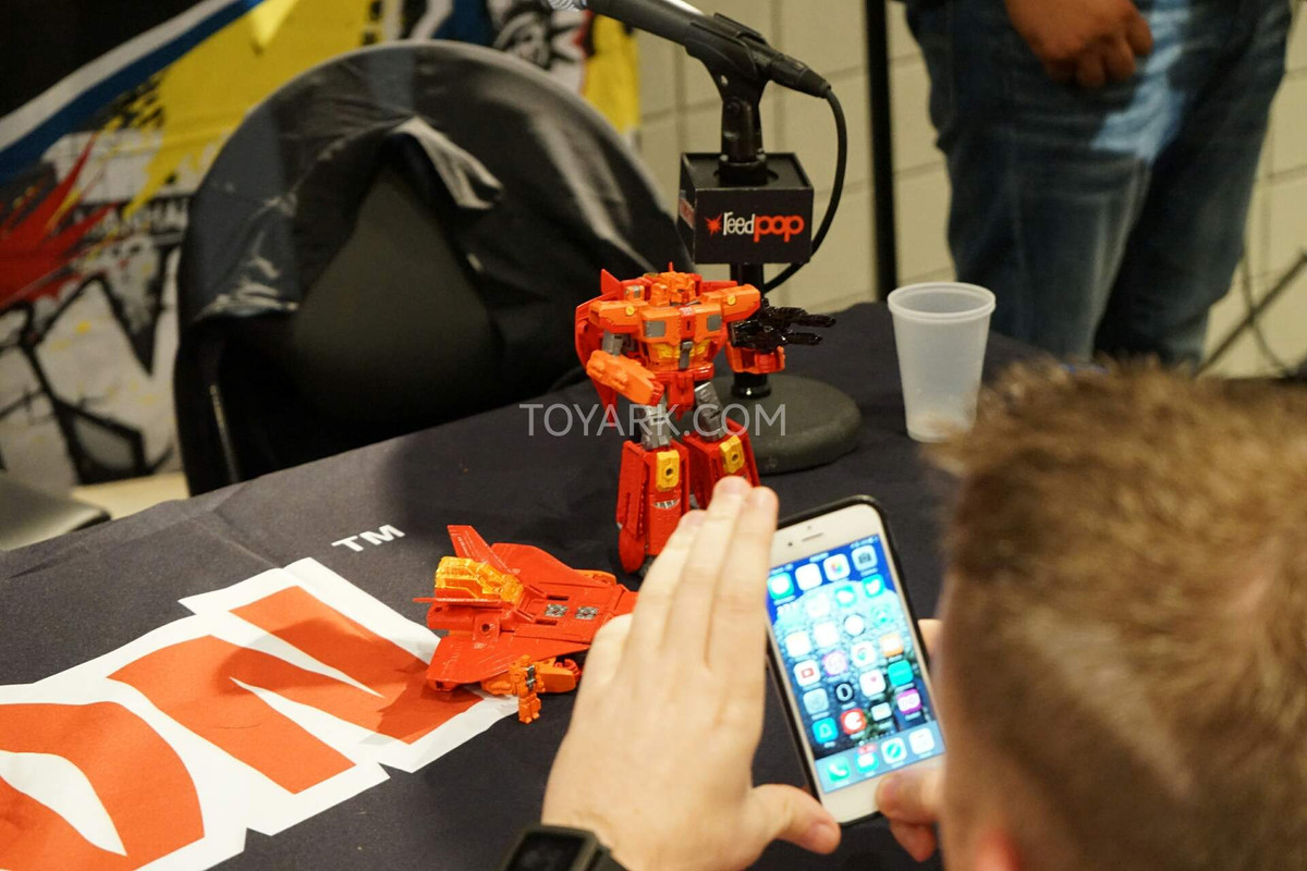 NYCC2015-Hasbro-Sentinel-Prime-001