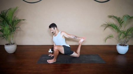 The Collective Yoga - Runner & Cyclist Stretch