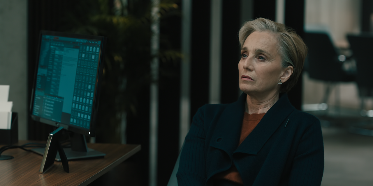 Slow.Horses.S04E05.Grave.Danger.2160p.10bit.ATVP.WEB-DL.DDP5.1.HEVC-Vyndros.mkv_snapshot_15.14_[2024