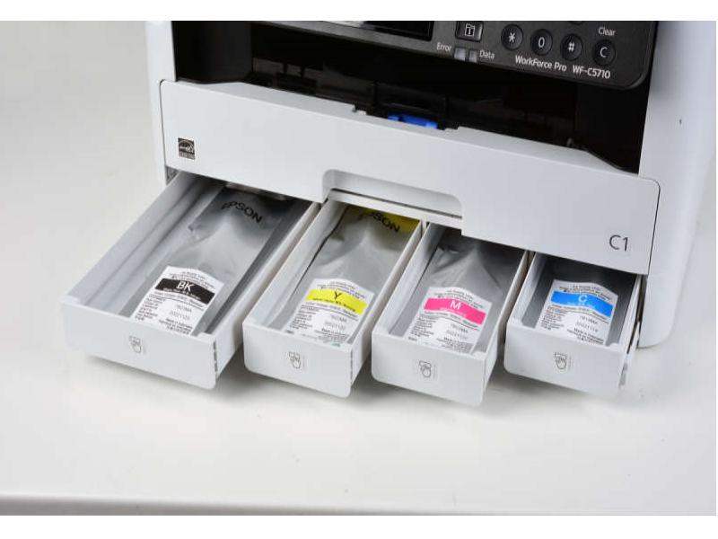 Detalle del sistema de reemplazo de la bolsa de tinta Epson.