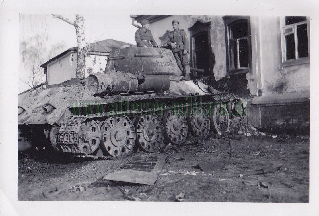 Foto Abgeschossener Panzer Beutestück Tank 1943 