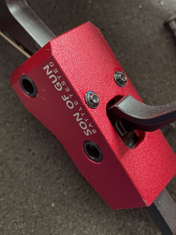 D9916C51-D51A-4AD5-B6D1-47C32F146312