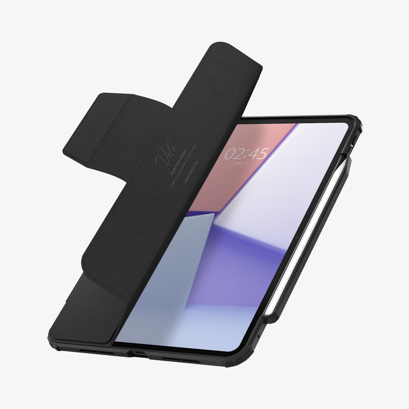 El forro Spigen Ultra Hybrid Pro utilizado como soporte, ideal para ver contenido o dibujar.