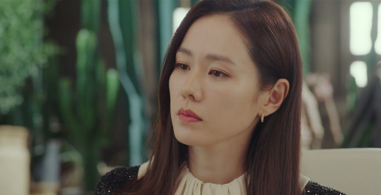 Crash Landing on You (2019) Season 1 [Hindi] WebRip 480p 720p ESub - Complete Screenshot