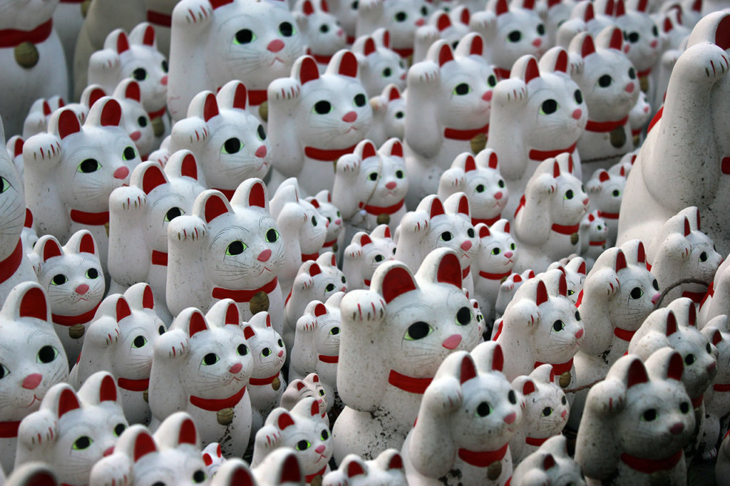 gotokuji-temple-maneki-neko-1024x682