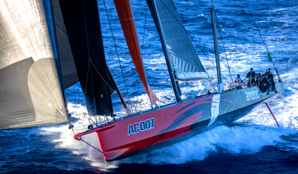 The-100-ft-maxi-crossed-the-line-in-1-day-11-hours-56-minutes-and-48-seconds.jpg