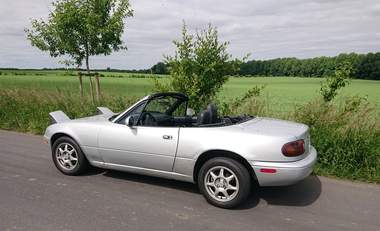 [Image: Miata_hot0.jpg]