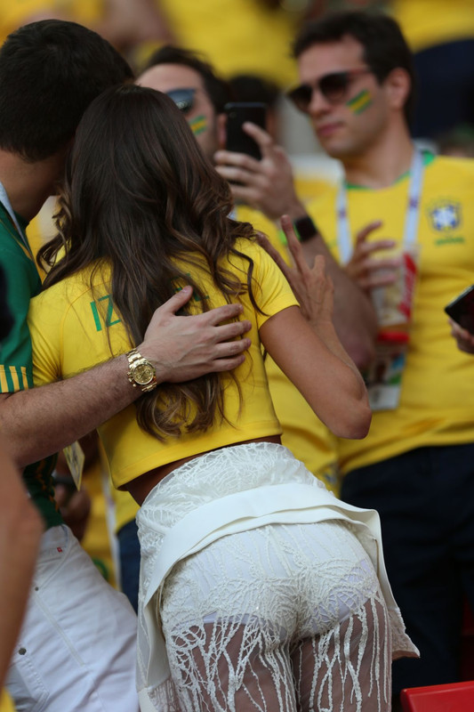 izabel-goulart-at-serbia-vs-brazil-game-in-moscow-06-27-2018-7