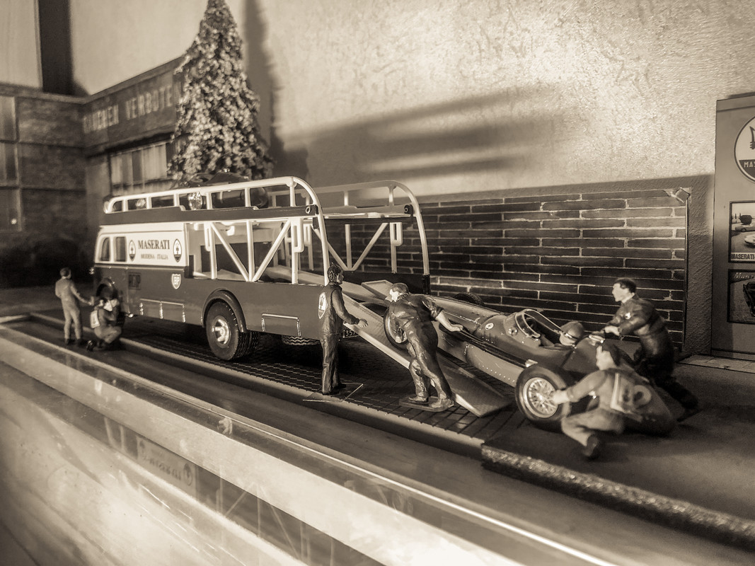 DDB303F9-82D3-4DFE-B697-116921409413