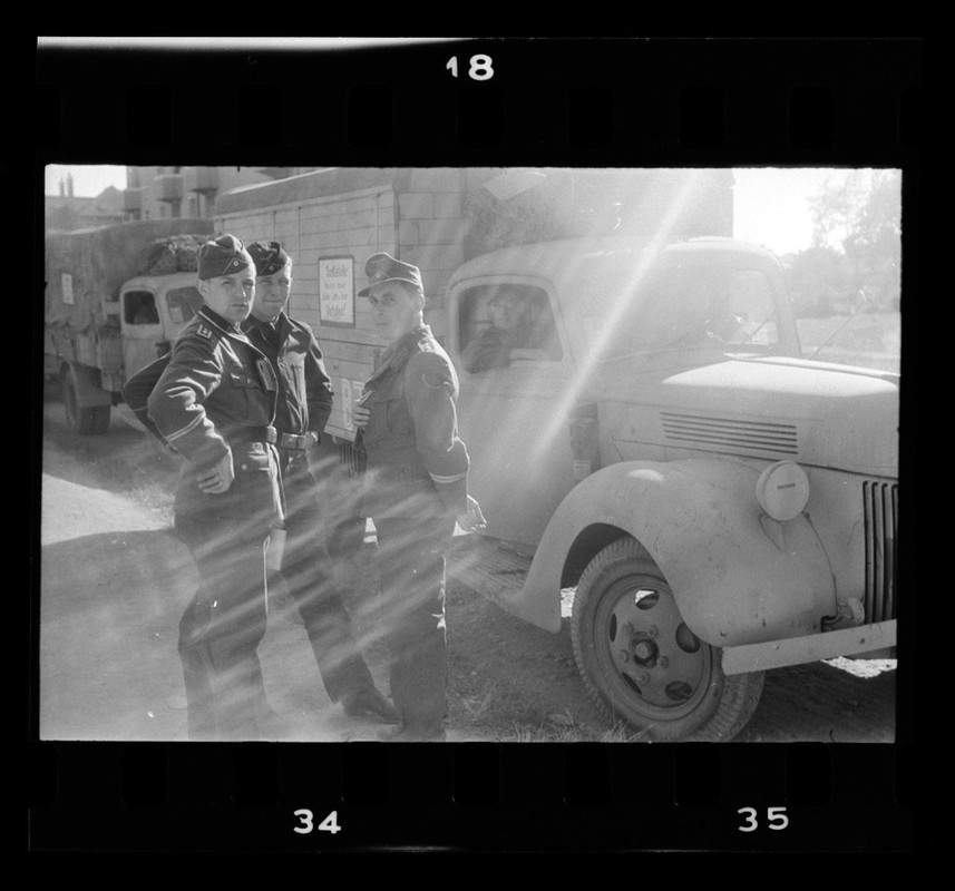 (no photo), Soldaten am LKW