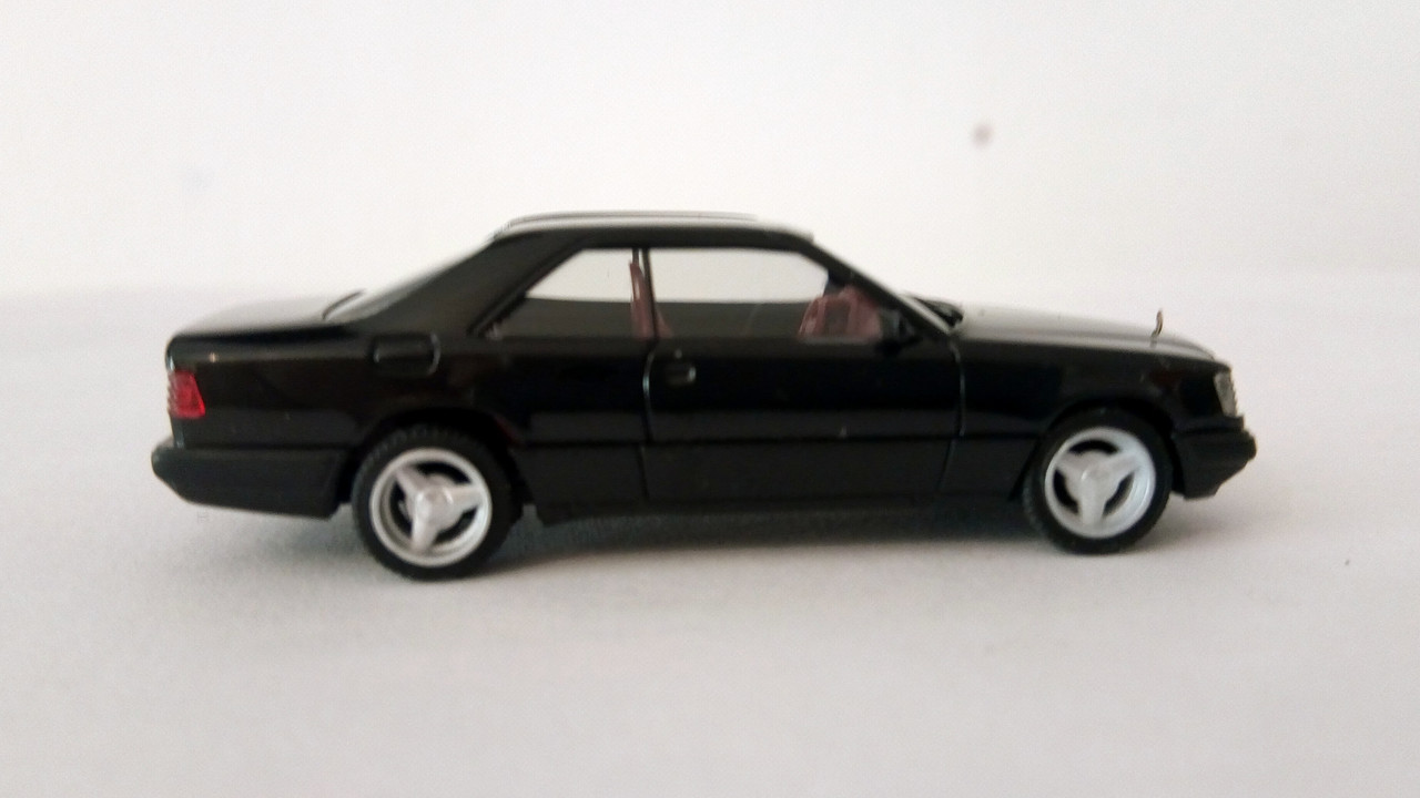 Mach (9025)