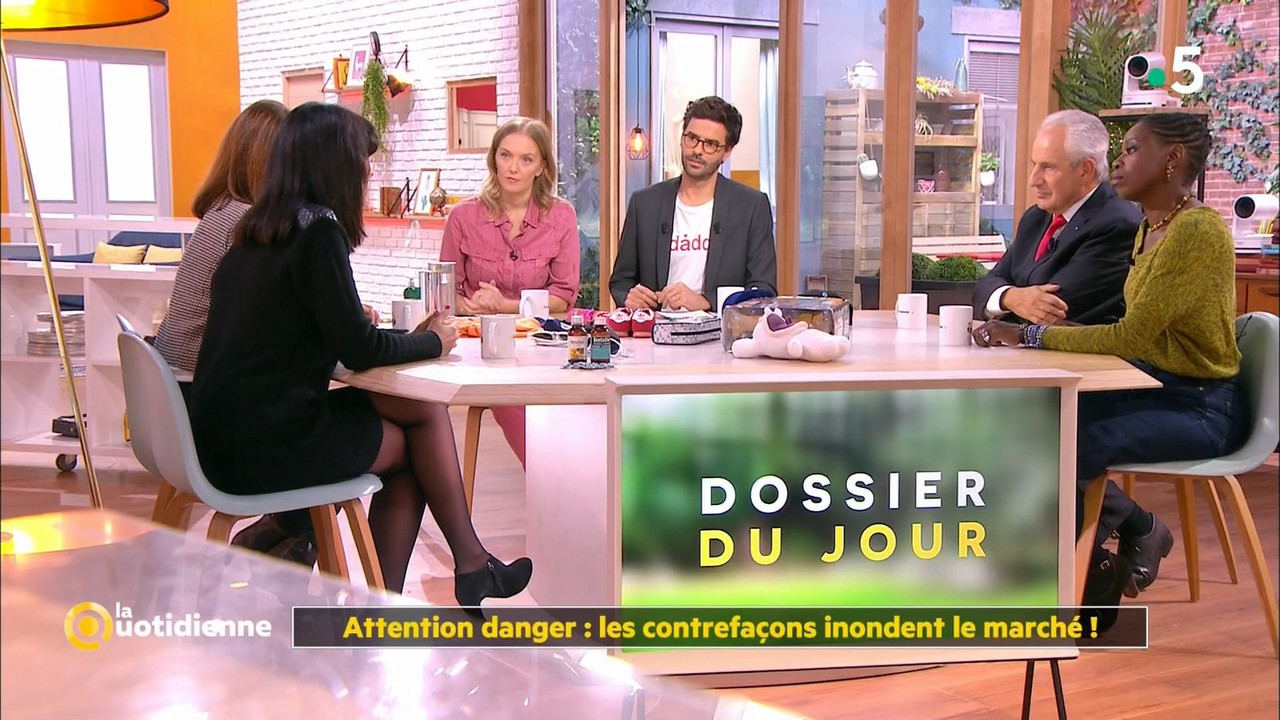 27 December - 10.45.00 - La quotidienne. Entourés d'experts-chro