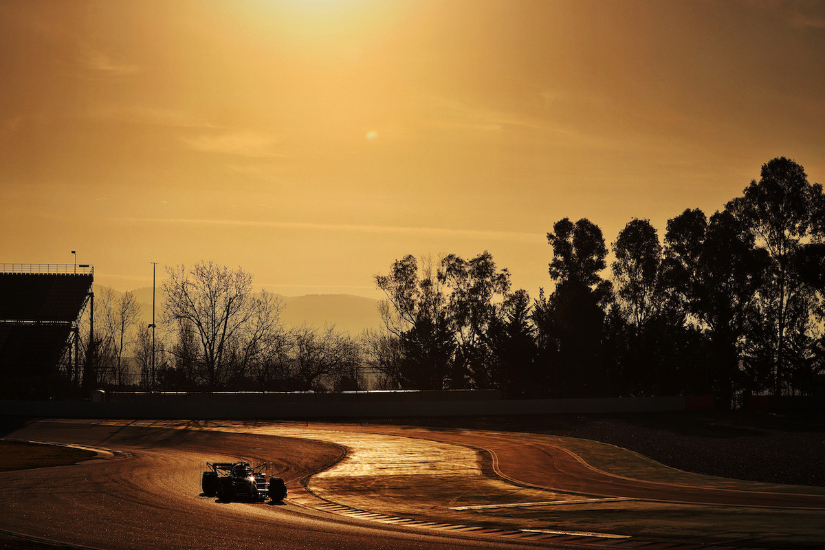 [Imagen: f1-test-barcellona-day-2-gallery-fotografica-9.jpg]