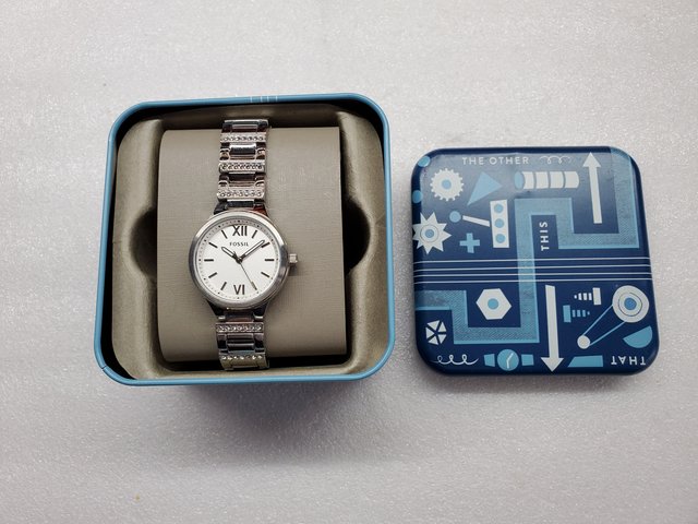 FOSSIL SILVER DIAL CRYSTALS ACCENT ST. STEEL BRACELET  display picture 1