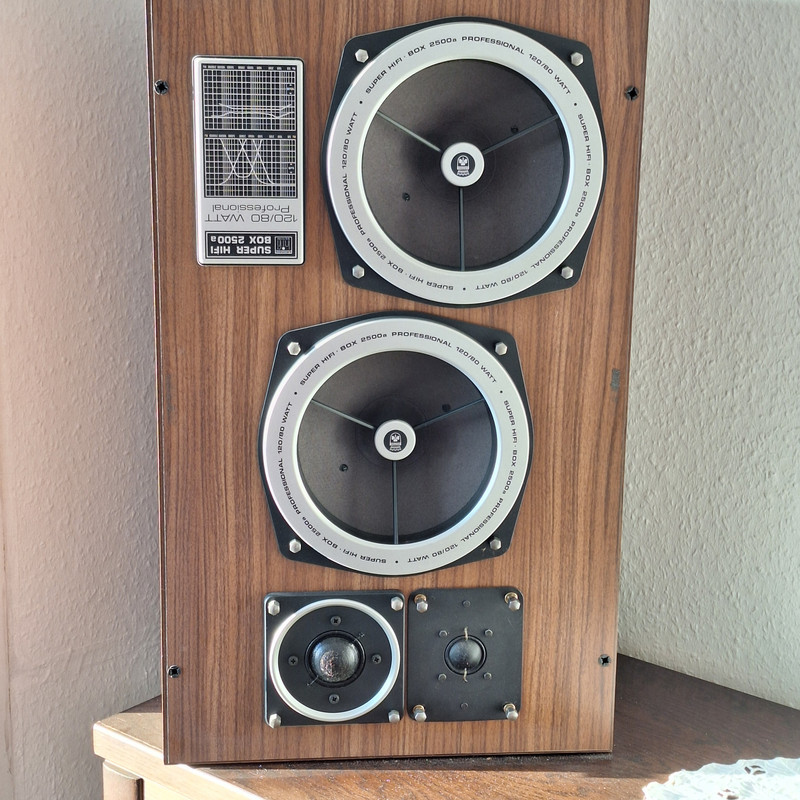 [Bild: Grundig-2500a-professional.jpg]