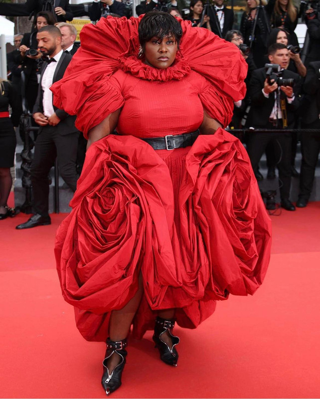 Cannes 2023, i look più appariscenti sul red carpet della terza serata Cannes 2023, i look più appariscenti sul red carpet della terza serata