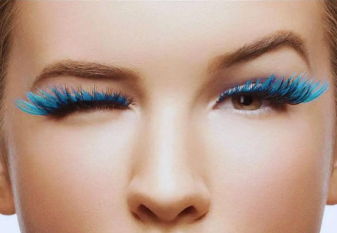 ¿Cómo llevar las pestañas de colores? Prueba estos tonos en tendencia
