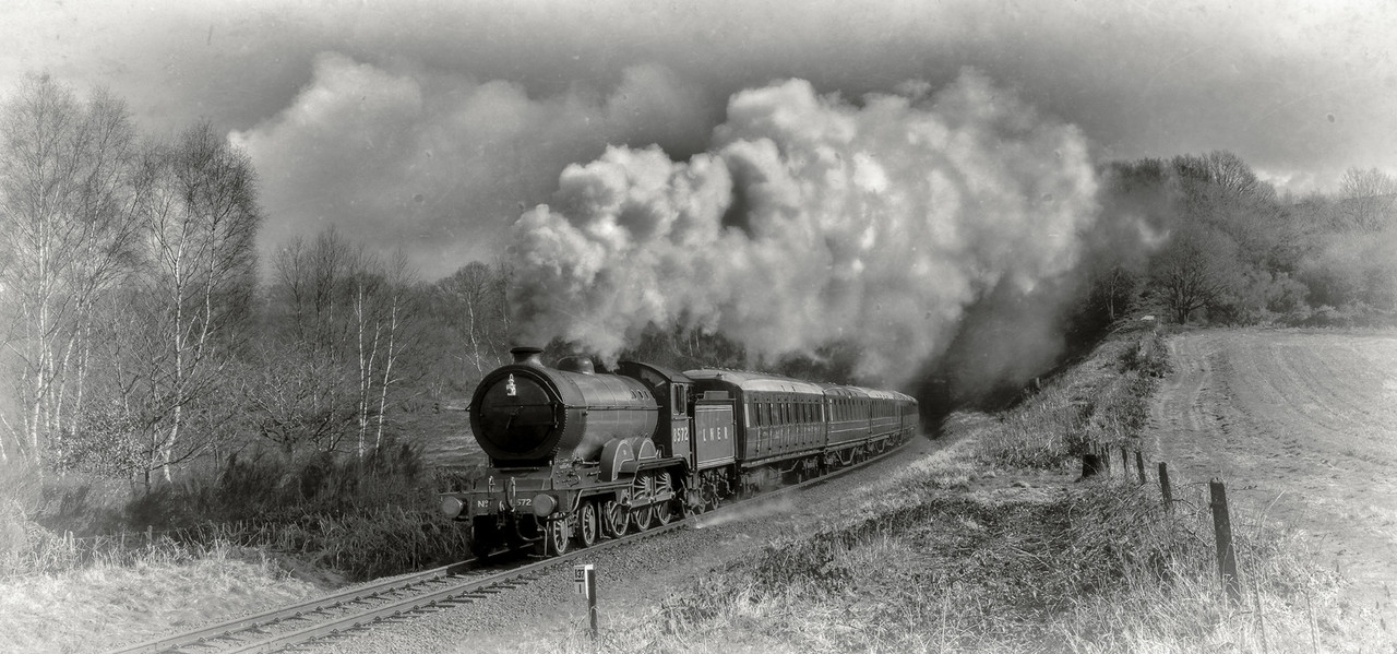 blacknwhitelnersteamtrain.jpg