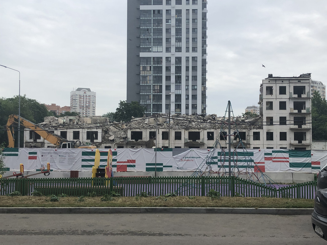 99B00089-0978-4BF4-8252-EE9F7D1C1672