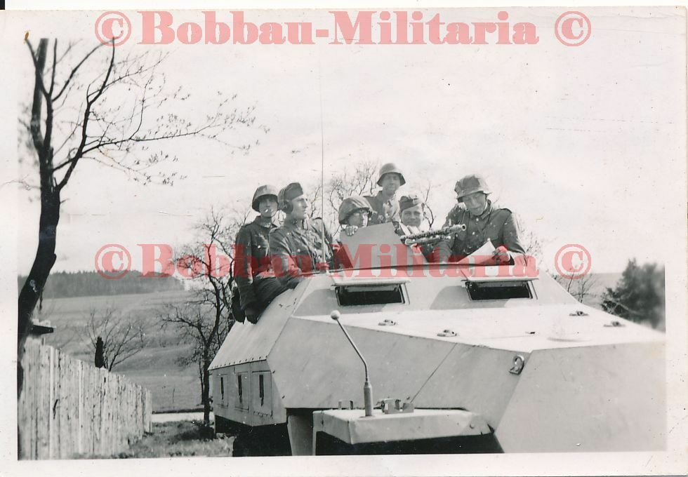 Schützenpanzerwagen SdKfz 251 mit MG Aufbau