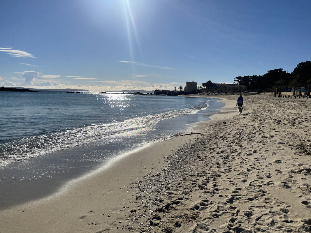 31CFBC61-9C5D-400C-8CE0-9B830A28192D