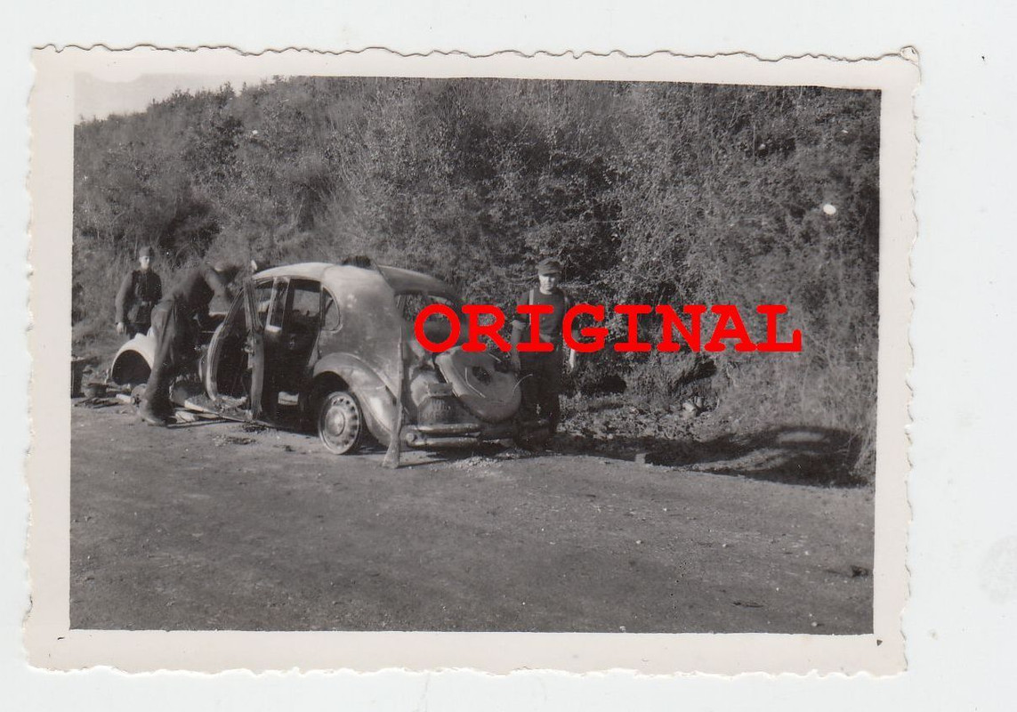 Foto 2wk Straße Technik ausgebranntes Auto Ruine