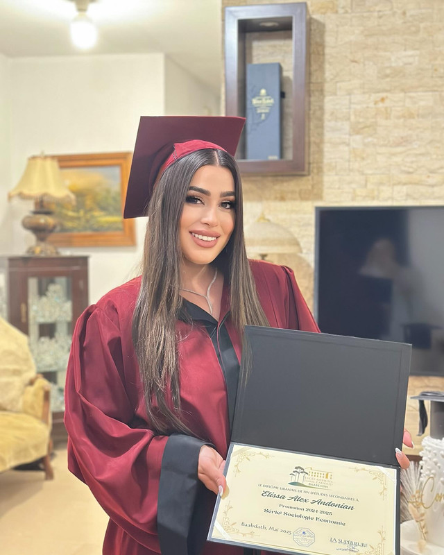 صور إليسا أندونيان مثيرة 2025 | إليسا أندونيان نار - لقطات عري 2026! Elissaandonian-1756222805544
