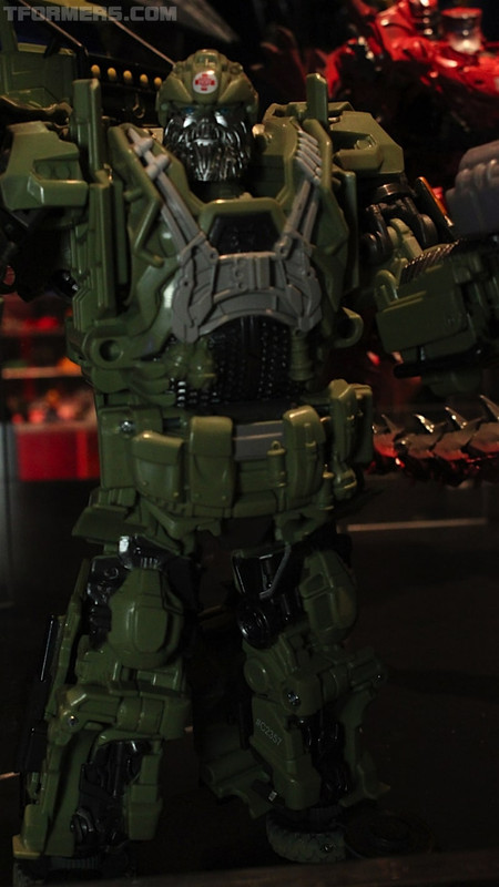 MORE Transformers Showroom Images Trypticon, Tit