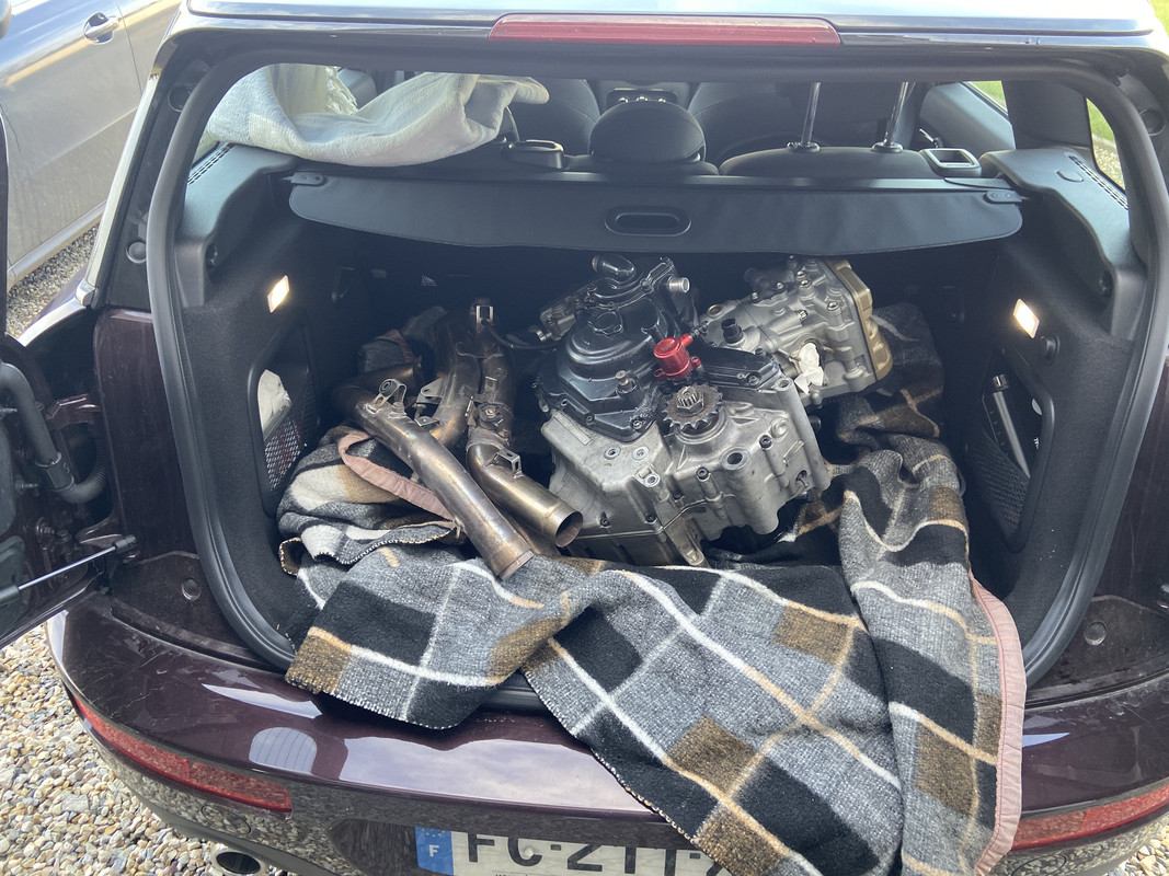 E6D8503F-1C08-4469-8F43-9C9D1BBA592D