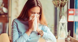 Κοινό κρυολόγημα, γρίπη ή κορονοϊός: Πώς θα ξεχωρίσεις τα συμπτώματα της Covid-19 Shutterstock_680919733