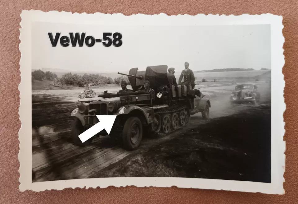 Panzer 2cm Flak Halbkette Tarnung Camo Vormarsch Ostfront Kradmelder (1)