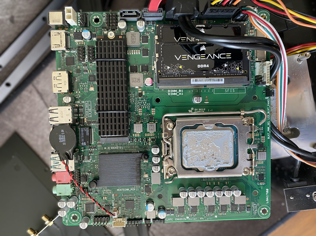 Motherboard-0.jpg