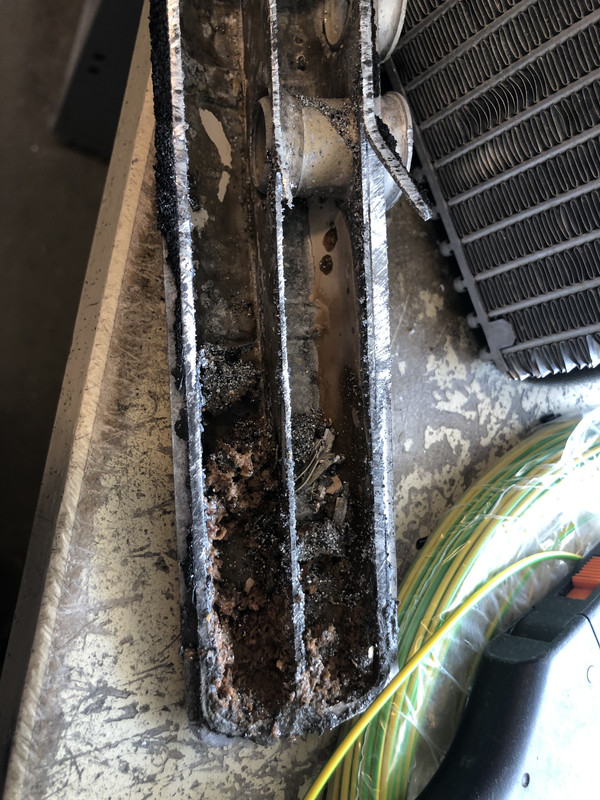 DBAD73BA-A84D-4C94-B60F-37208F3543E3