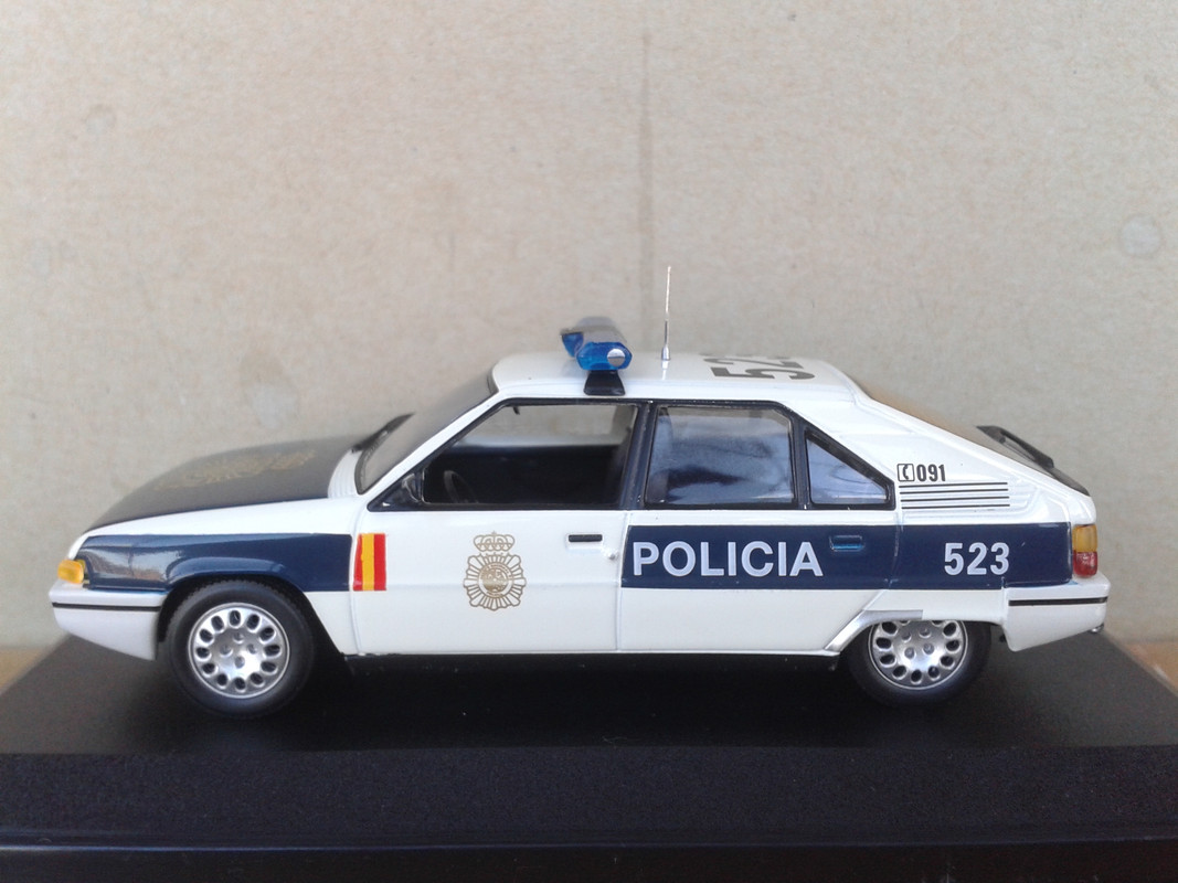 1992 Citroën BX 16 TRS “Dirección General de la Policía” (Ixo - nº 4 Nuestros Coches de Policía) (8)