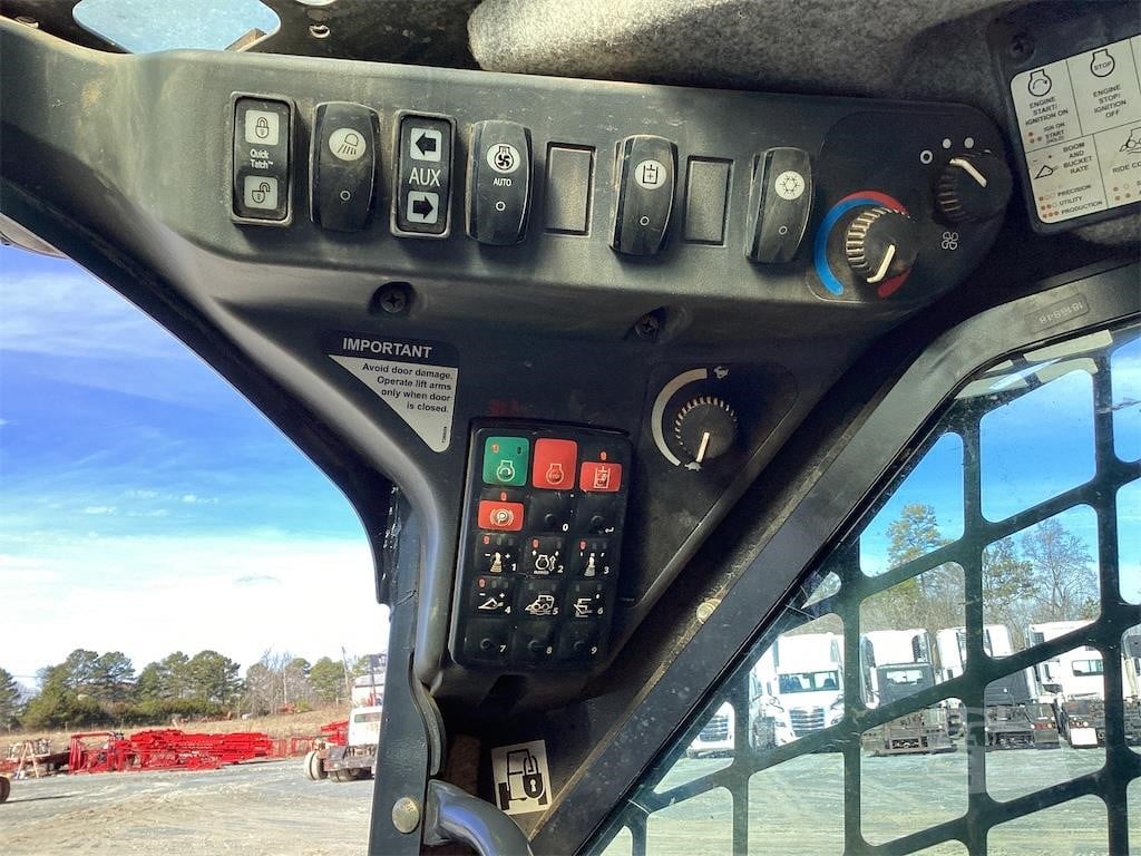 Vehicle thumbnail 25