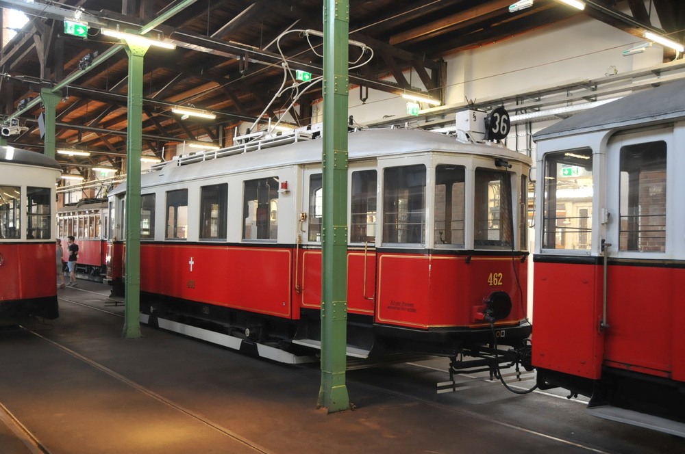 Tramvajski muzej u Beu 3M_Wien,_tramvajski_muzej,_motorna_kola_tip_P2_(462)_-_Waggonfabrik_Simmering___WStW-VB