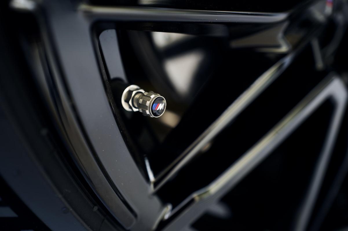 P90562530_highRes_the-bmw-m-performanc
