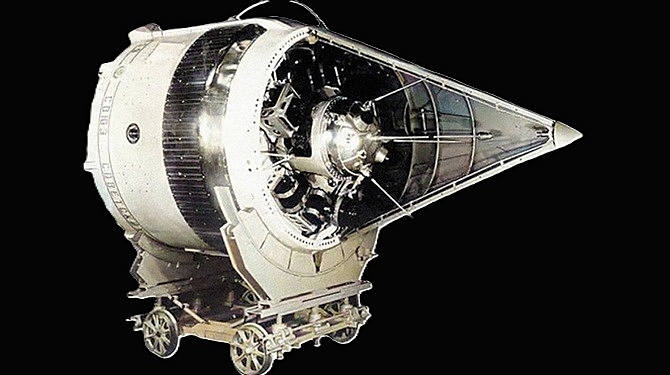 LUNIK-1-BLACK-FOTOR.jpg