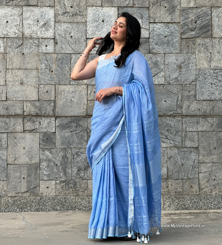 2-Girija-Oak-Godbole-Photos-in-Blue-Saree-and-White-Blouse-in-Lallantop-Interview-My-Vantage-Point