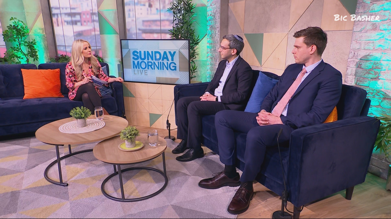 Sunday.Morning.Live.S00E23.ts_snapshot_00.33.24.772