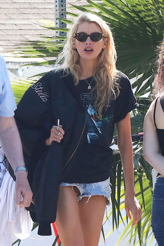 Stella-Maxwell-UPSKIRTSTARS.COM (2)