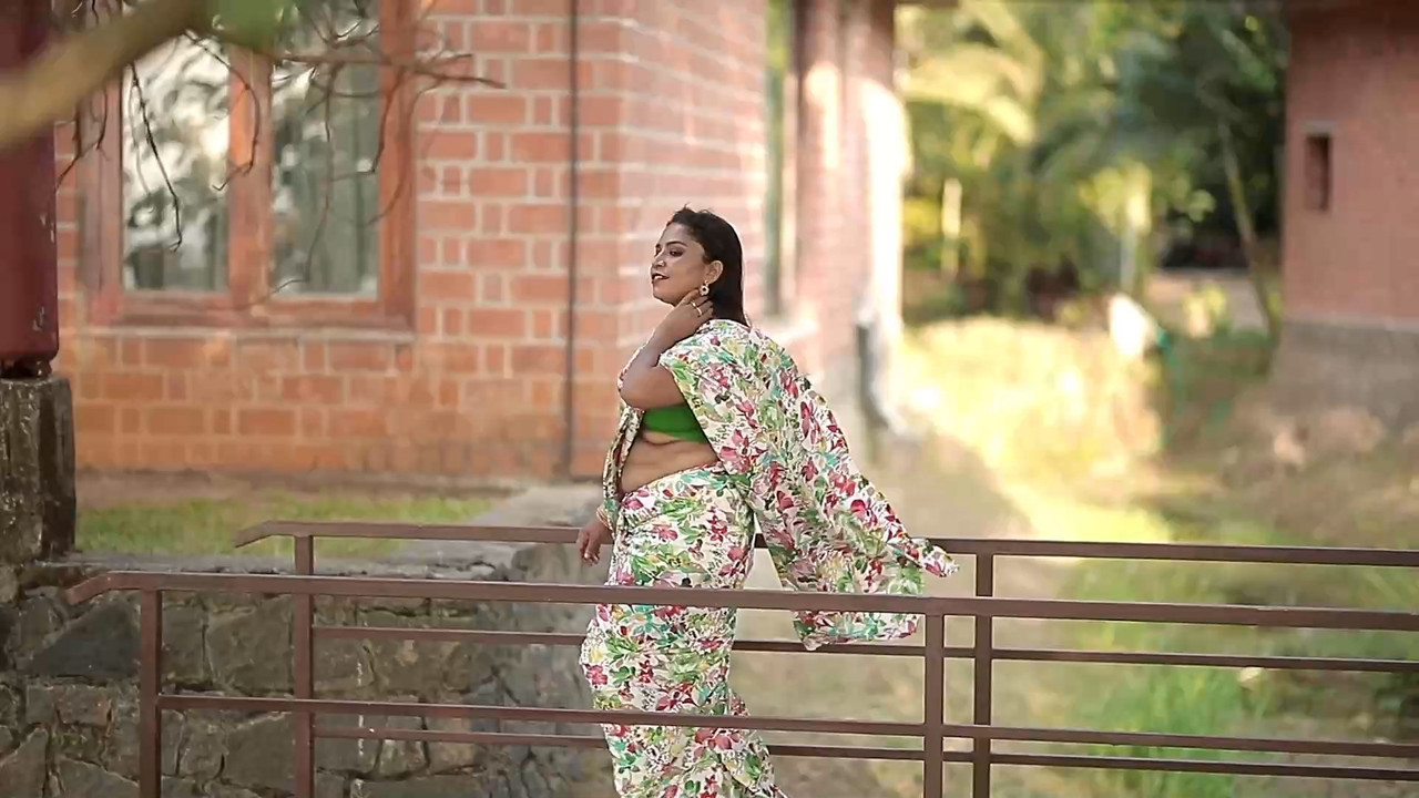 Hot Mallu aunty Photoshoot.mkv_snapshot_00.40.000