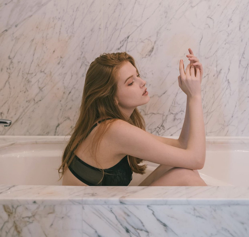 8DC12EA7-2AE3-4A5D-8661-441C7F057282